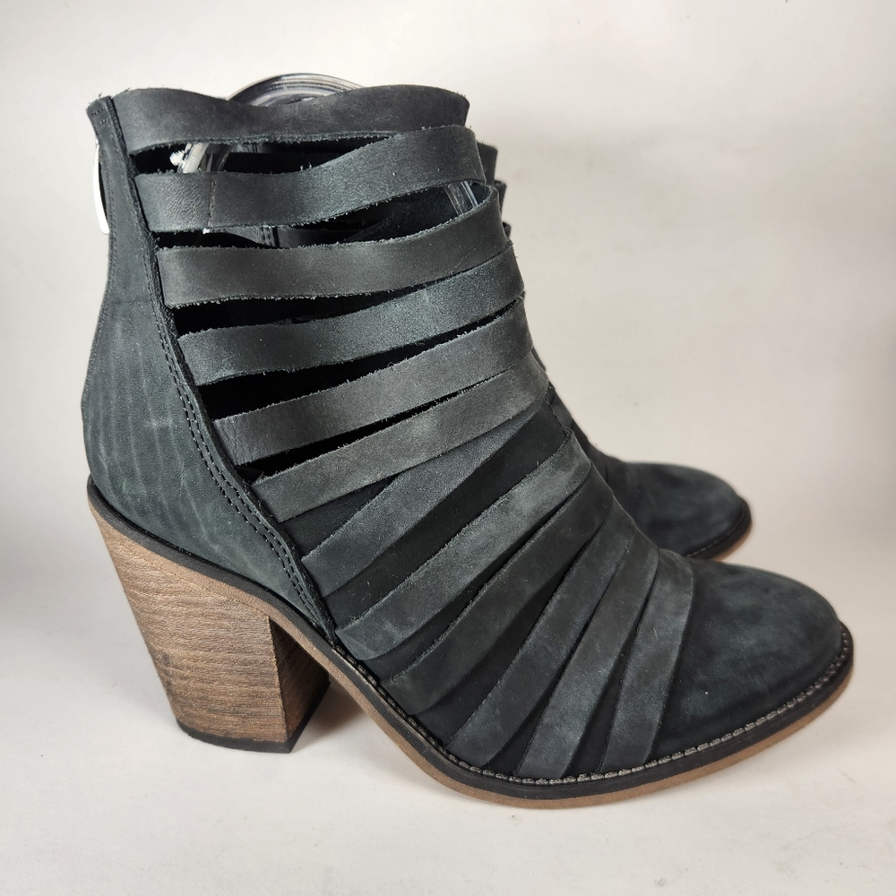 FREE PEOPLE Women's 7.5 EU 38 Hybrid Boot Black Leather Made Portugal Cage  Shoe - Picture 2 of 11